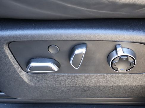 Used 2021 Cadillac Escalade Premium Luxury Platinum image 41