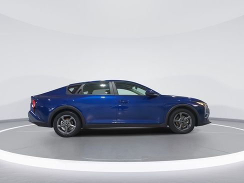 Used 2025 Kia K4 LXS image 9