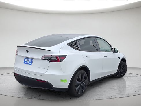 Used 2023 Tesla Model Y Long Range AWD/4WD image 7