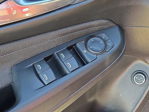 Used 2025 Buick Envista Sport Touring w/ Convenience II Package FWD image 23