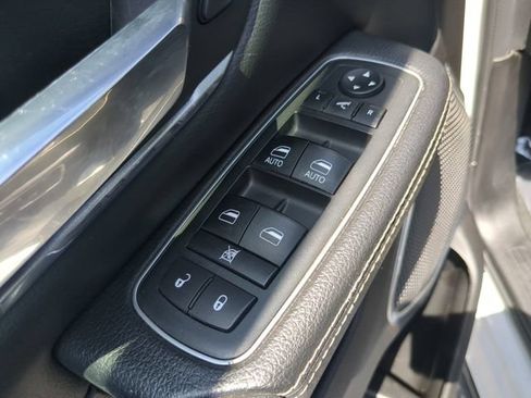 Used 2023 RAM 1500 Laramie RWD image 21