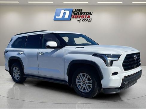 Used 2026 Toyota Sequoia SR5 image 3