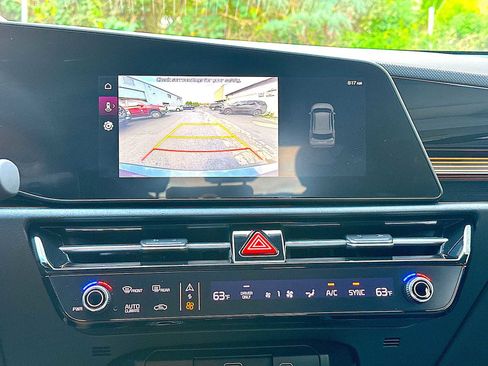 Used 2023 Kia Niro EX w/ EX Cold Weather Package image 23