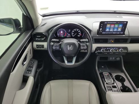 Used 2023 Honda Pilot Touring image 17