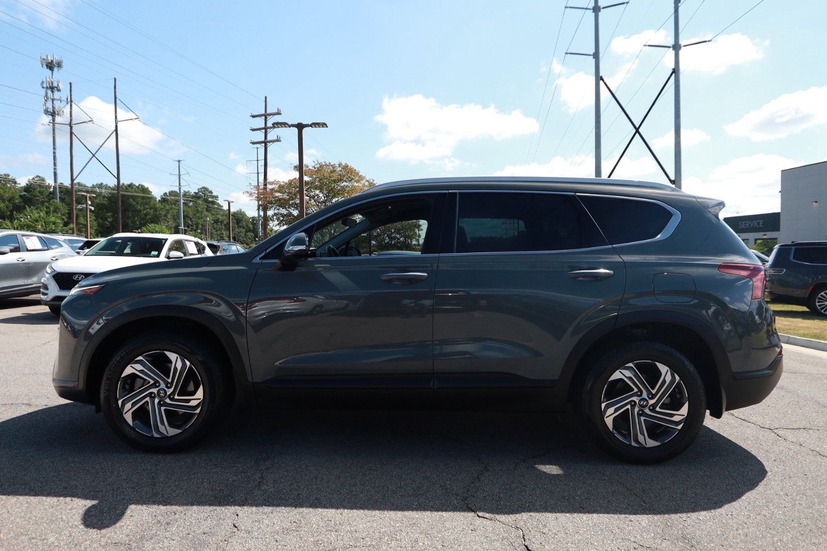 Used 2023 Hyundai Santa Fe SEL w/ Cargo Package FWD image 2
