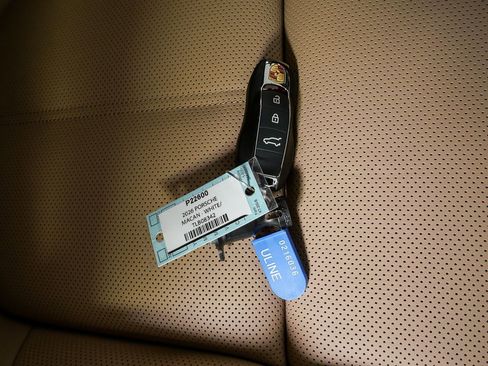 New 2026 Porsche Macan AWD image 27