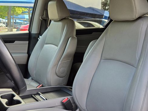 Certified 2022 Honda Odyssey Touring image 13