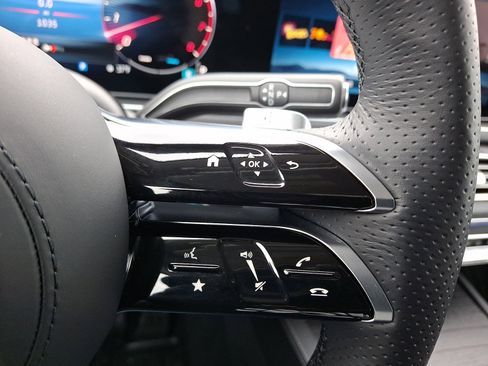 Used 2026 Mercedes-Benz GLS 450 4MATIC image 25