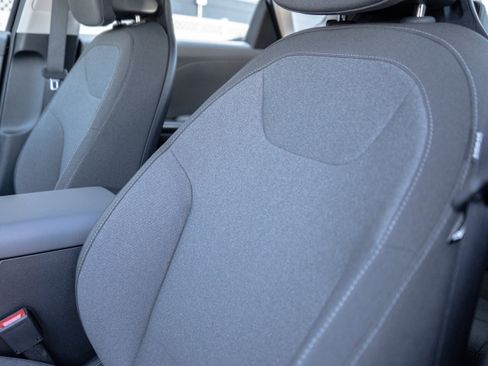 New 2025 Kia K4 LXS image 35