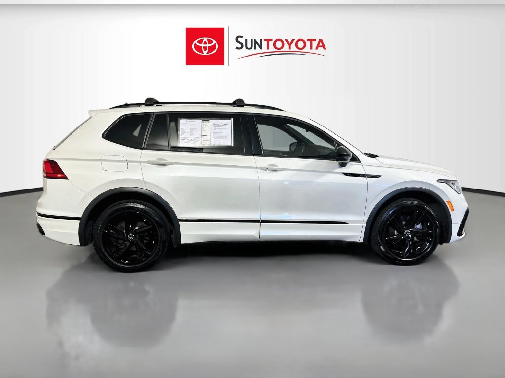 Used 2023 Volkswagen Tiguan SE R-Line FWD image 2