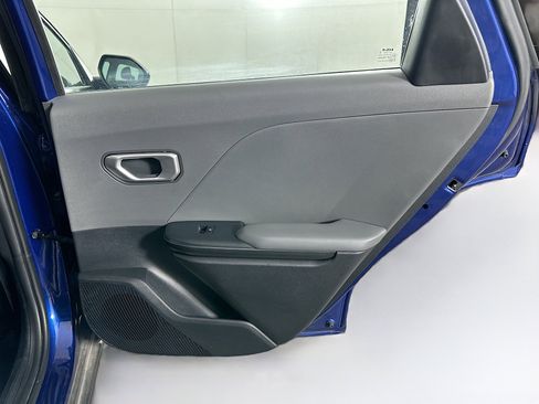 Used 2025 Kia K4 LXS image 28