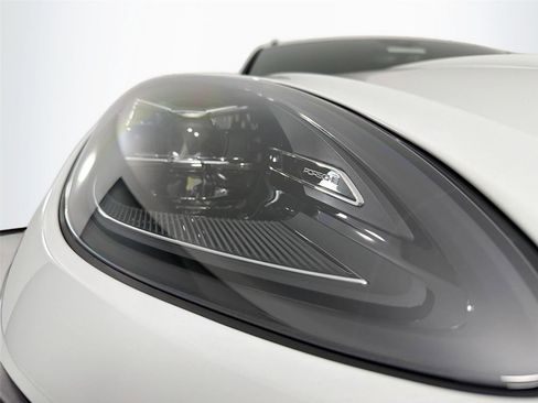 New 2026 Porsche Macan S image 24