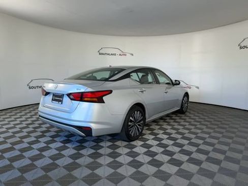 Used 2024 Nissan Altima 2.5 SV FWD image 9