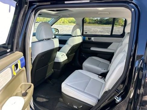 New 2025 Hyundai Santa Fe Calligraphy image 19