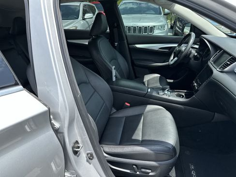 Used 2019 INFINITI QX50 Luxe w/ Protection Package FWD image 9