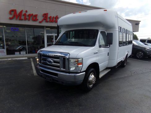 Used 2011 Ford E-350 and Econoline 350 Super Duty w/ Shuttle Bus Prep Pkg RWD image 1