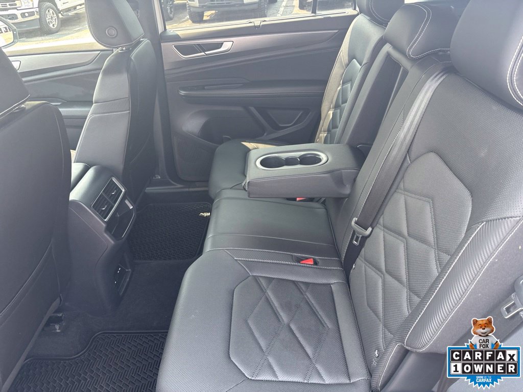 Used 2025 Volkswagen Atlas Cross Sport SE AWD/4WD image 30