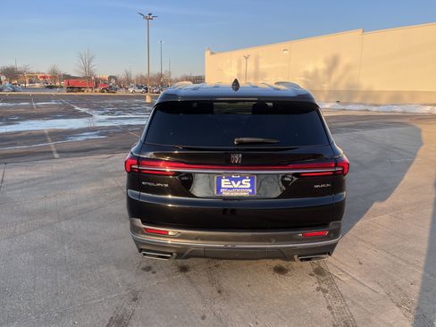 Used 2025 Buick Enclave Preferred image 5