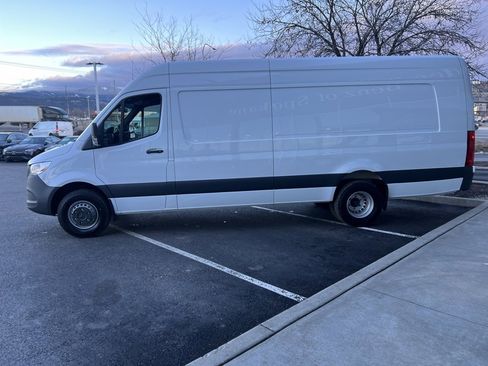 Used 2024 Mercedes-Benz Sprinter 3500 image 5