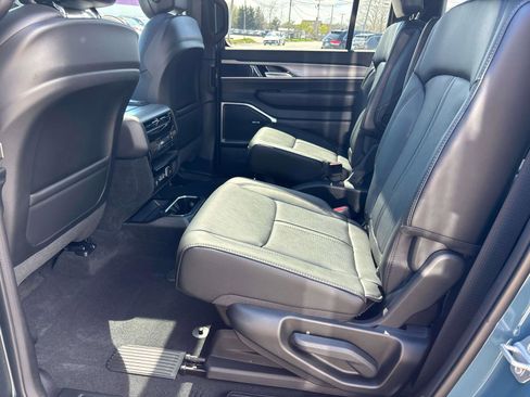 New 2026 Jeep Grand Wagoneer 4WD image 7