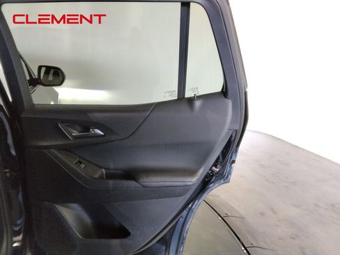 Used 2025 Chevrolet Equinox LT image 36