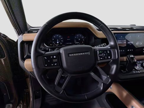 Certified 2025 Land Rover Defender 110 X-Dynamic SE AWD/4WD image 11