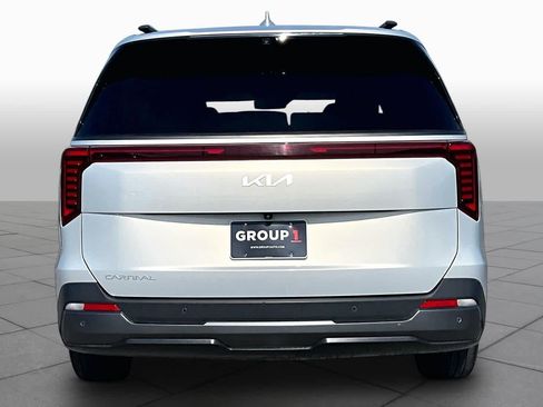 Certified 2025 Kia Carnival SX Prestige FWD image 5