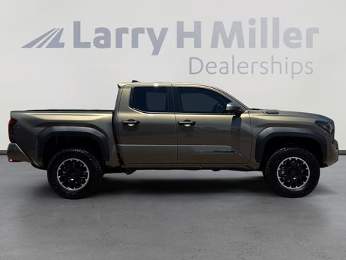 Used 2026 Toyota Tacoma TRD Off-Road w/ TRD Off Road Premium Package AWD/4WD image 6