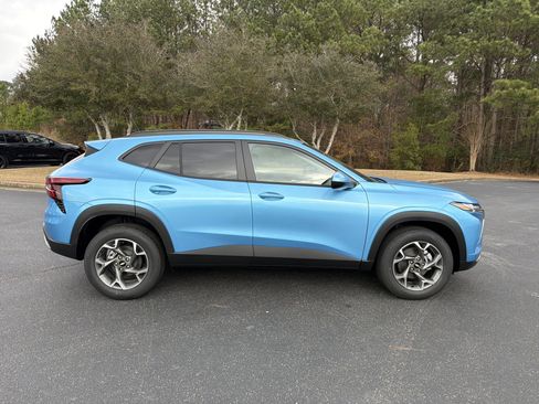 Used 2026 Chevrolet Trax LT w/ LT Convenience Package image 4