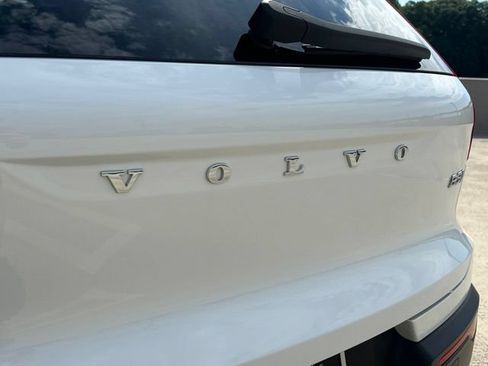 Certified 2024 Volvo XC40 B5 Plus w/ Climate Package AWD/4WD image 37