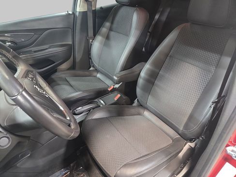 Used 2022 Buick Encore Preferred w/ Safety Package AWD/4WD image 17