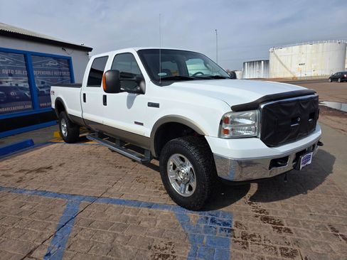 Used 2005 Ford F350 Lariat image 3