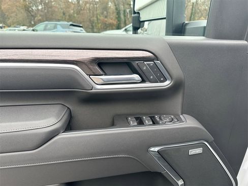 New 2026 Chevrolet Silverado 3500 LTZ w/ LTZ Premium Package image 15