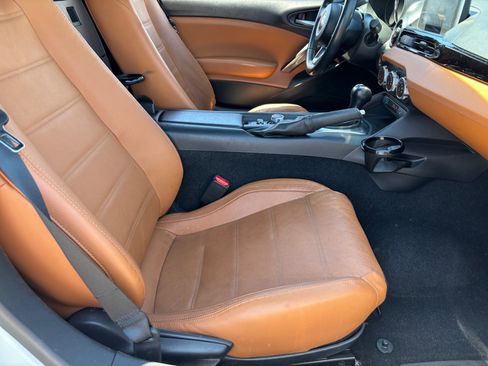 Used 2020 FIAT 124 Spider Lusso w/ Convenience Group RWD image 19