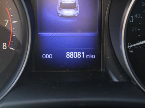 Used 2018 Toyota C-HR XLE image 8