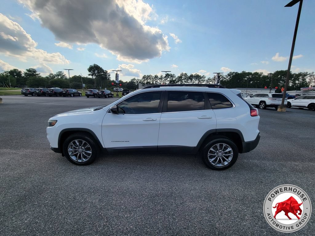 Used 2022 Jeep Cherokee Latitude Lux FWD image 3