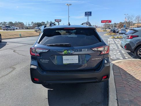 Used 2025 Subaru Outback Premium image 5