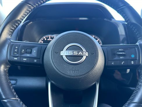 Used 2025 Nissan Pathfinder SV AWD/4WD image 25