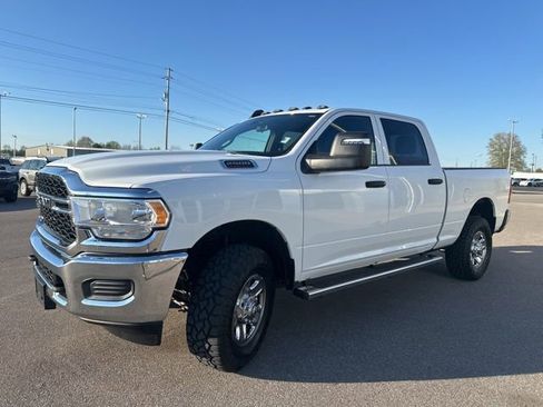 Used 2024 RAM 2500 Tradesman w/ Chrome Appearance Group image 30