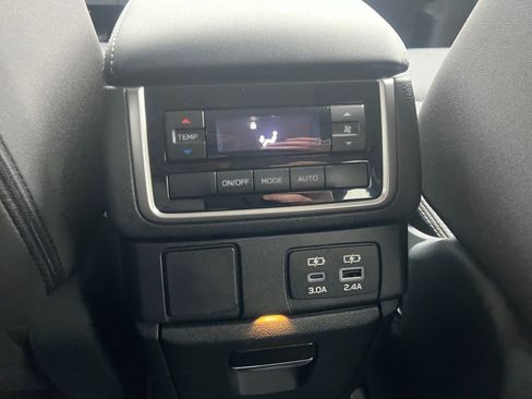 Certified 2025 Subaru Ascent Premium image 23
