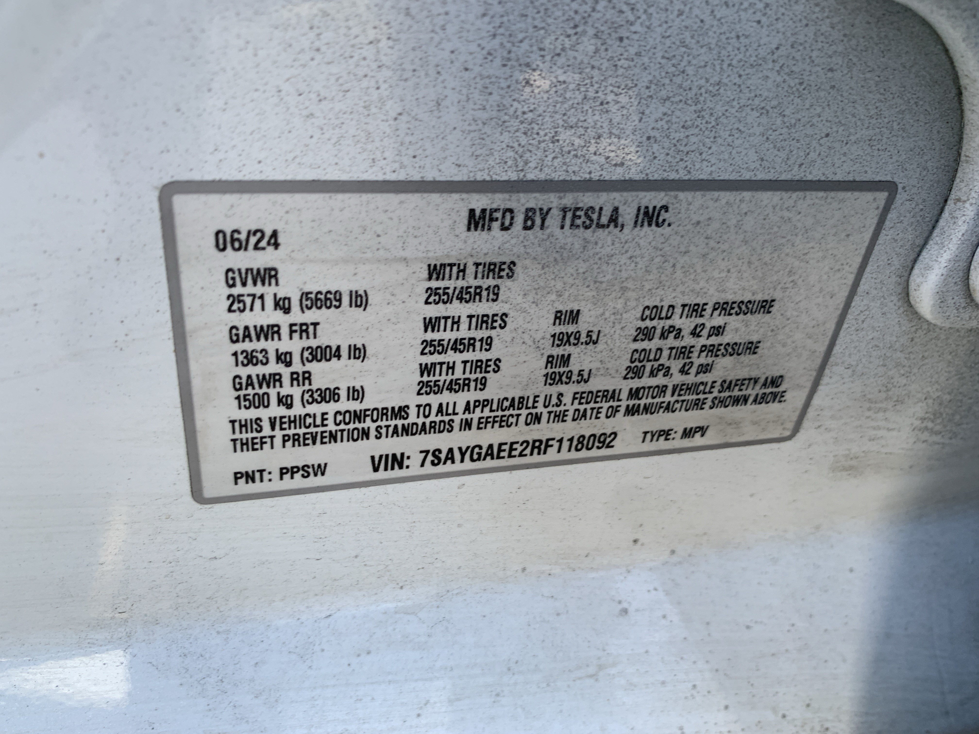 Used 2024 Tesla Model Y Long Range AWD/4WD image 36