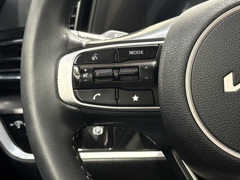 Certified 2025 Kia Sportage EX AWD/4WD image 17