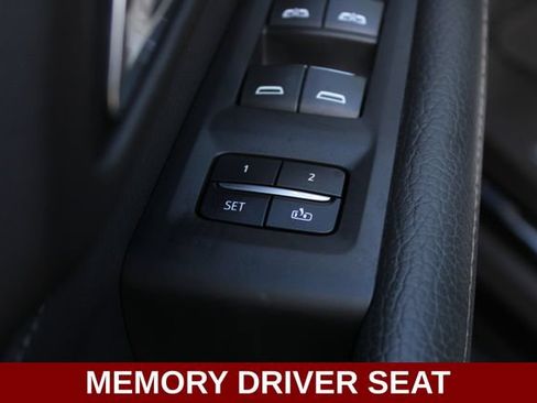 Used 2021 GMC Yukon Denali AWD/4WD image 3