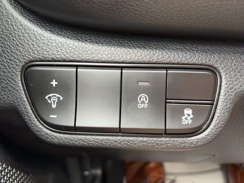 Used 2025 Kia Seltos LX AWD/4WD image 13