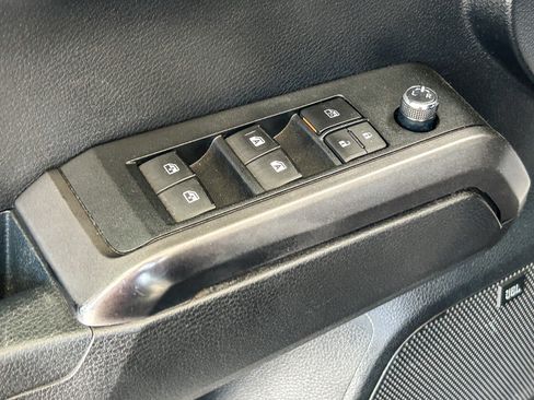 Used 2017 Toyota Tacoma TRD Off-Road RWD image 25