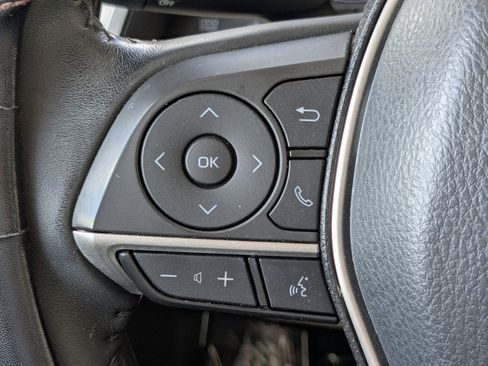 Used 2022 Toyota Camry XLE image 28