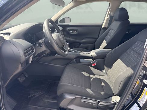 Used 2026 Honda HR-V LX image 9