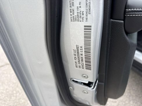 New 2025 Jeep Grand Cherokee L Altitude image 17