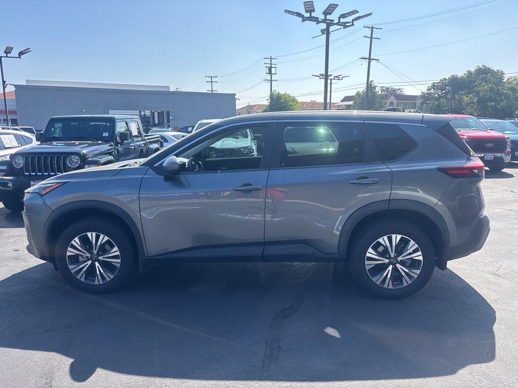 Used 2023 Nissan Rogue SV FWD image 7