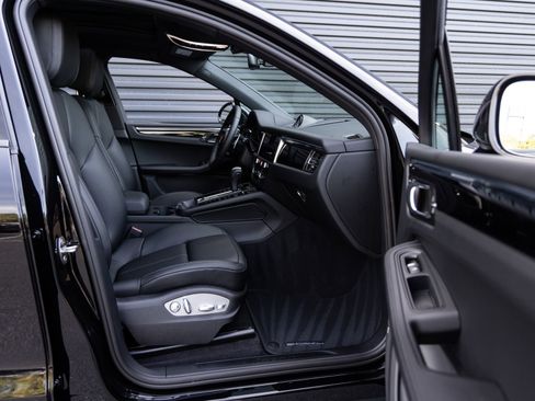 New 2026 Porsche Macan AWD/4WD image 34